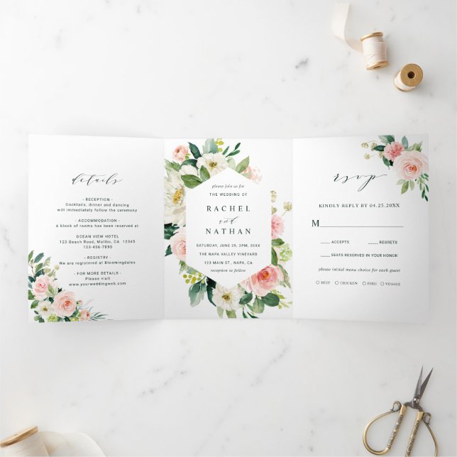 Blush White Bloom Floral Wedding Dreifach Gefaltete Einladung (Innenseite)