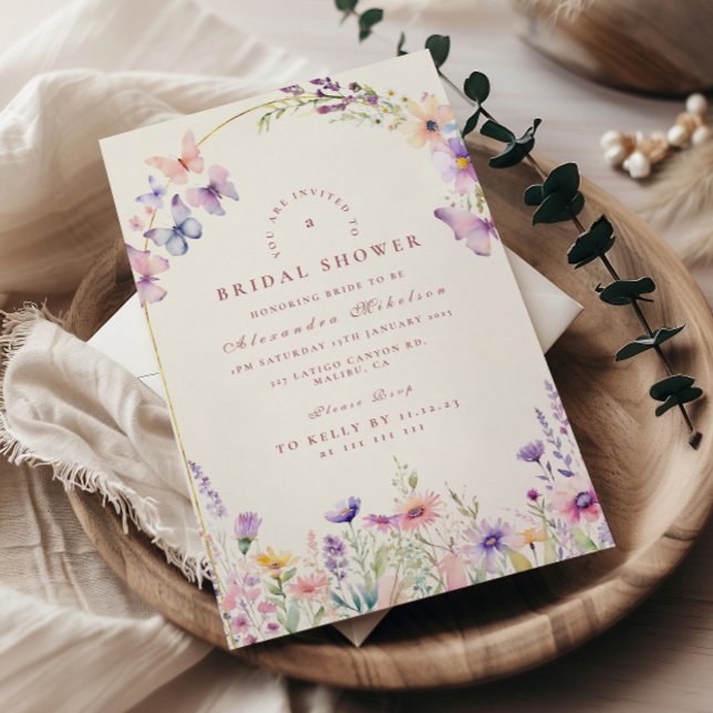 Blush Wildflowers and Butterflies Bridal Shower Einladung (Von Creator hochgeladen)