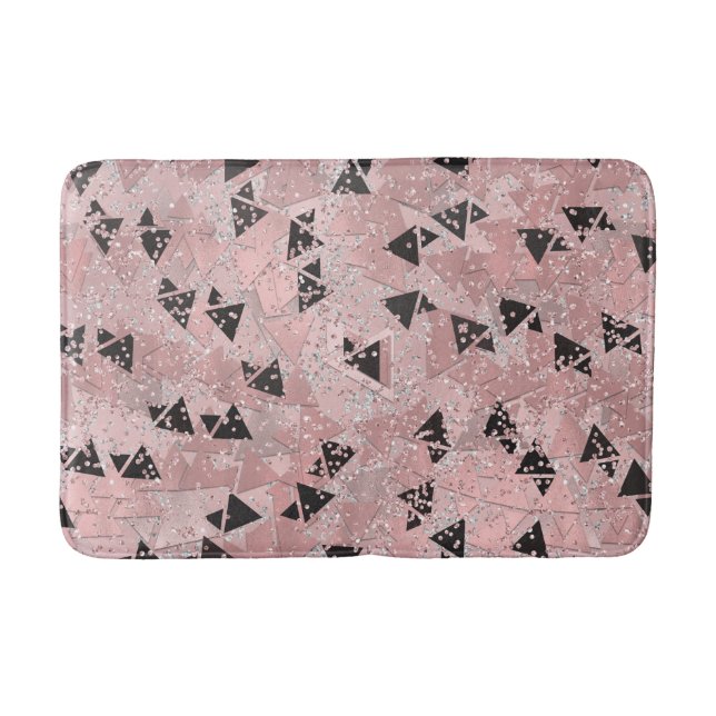Blushing Rose Pink Gold & Black Triangle Muster Badematte (Vorderseite)