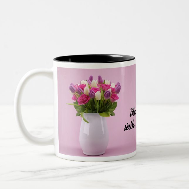 Blüte mit grauer Tasse (Links)