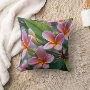 **"Blüten im Blut: Rosa Frangipani Blume Tree Kissen