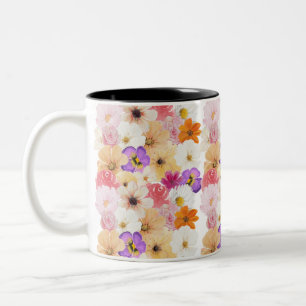 Blüten in Harmonie: Eine Symphonie von Farben Zweifarbige Tasse