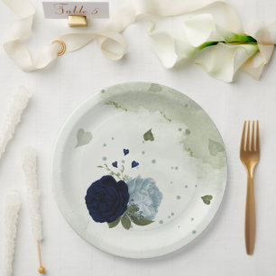 Blütengrün aus staubigen Blumen und marineblauen B Pappteller