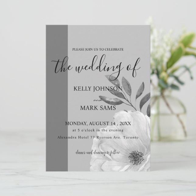 Blütenhochzeit in Schwarz/Weiß Einladung (Stehend Vorderseite)
