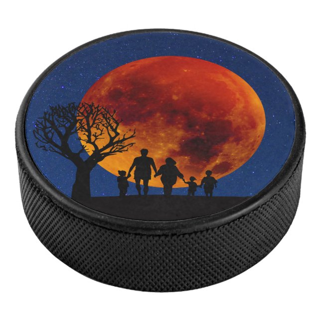 Blutmond-Mondseelenfamilie Eishockey Puck (3/4)