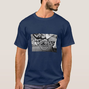 BMX Skate Park Graffiti Schwarzweißfoto T-Shirt