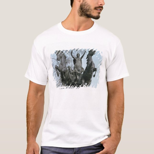 Boadicea, 1850s (Bronze) (sehen Sie auch 33580) T-Shirt (Vorderseite)