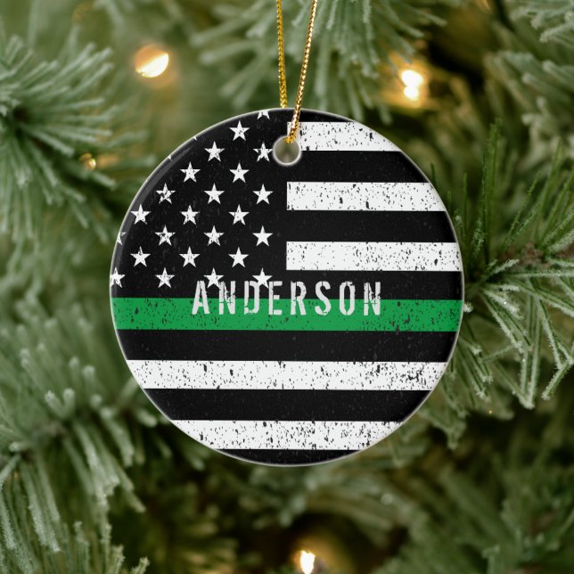 Boarder Patrol bedrückte dünne grüne Linie mit/ Na Keramik Ornament (Baum)
