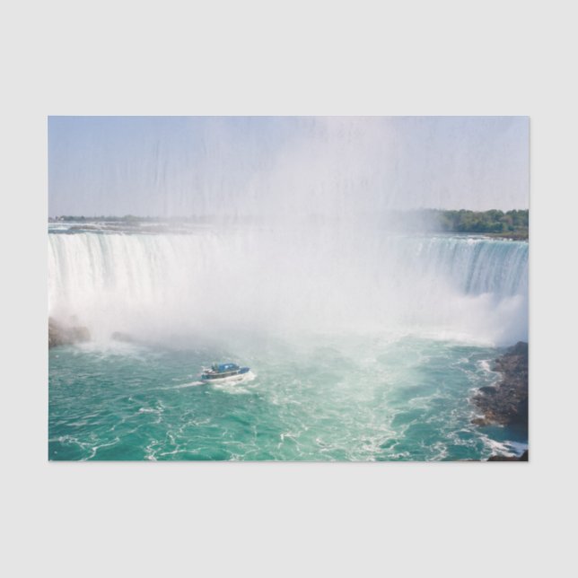Boat and Horseshoe Falls from Niagara Falls Seidenpapier (Vorderseite)