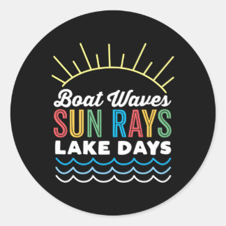 Boat Waves Sun Rays Lake Day Outdoor Runder Aufkleber