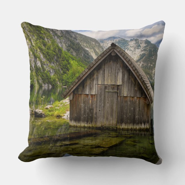 Boathouse am Obersee in den Alpen in Deutschland Kissen (Vorderseite)