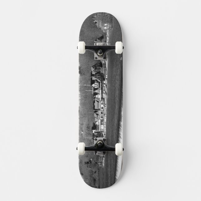 Boathouse Row winter b/w Skateboard (Vorderseite)