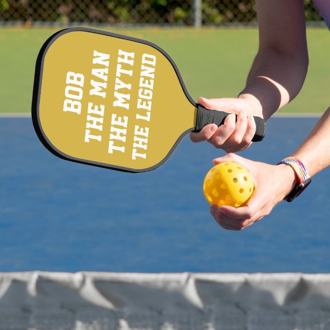 Bob: Mensch, Mythos, Legende, Pickleball Schläger (InSitu)
