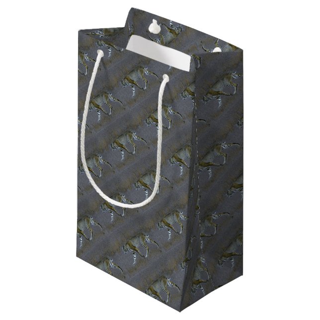 Bobcat Kleine Geschenktüte (Vorderseite Schrägansicht)