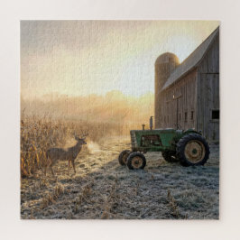Bockhirsch mit grünem Landwirtschafstraktor