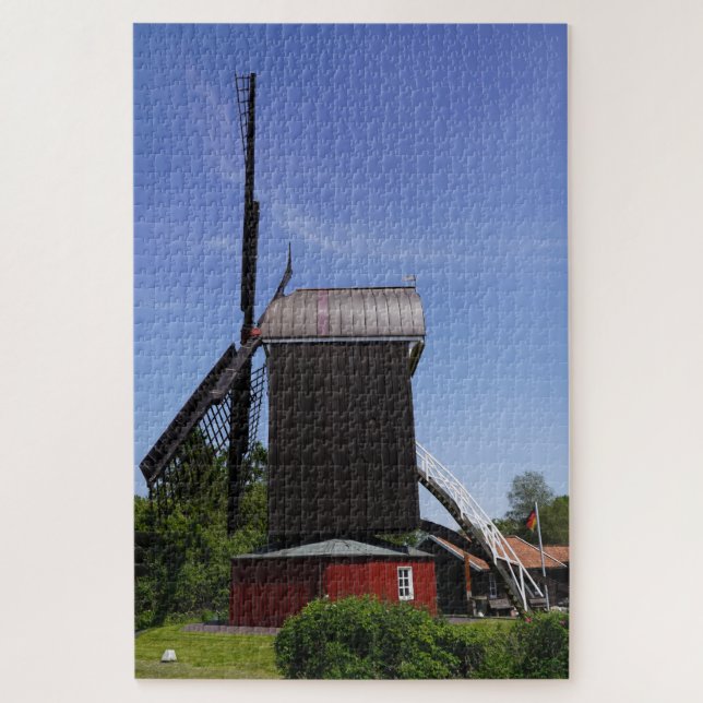 Bockwindmühle in Dornum (Vertikal)