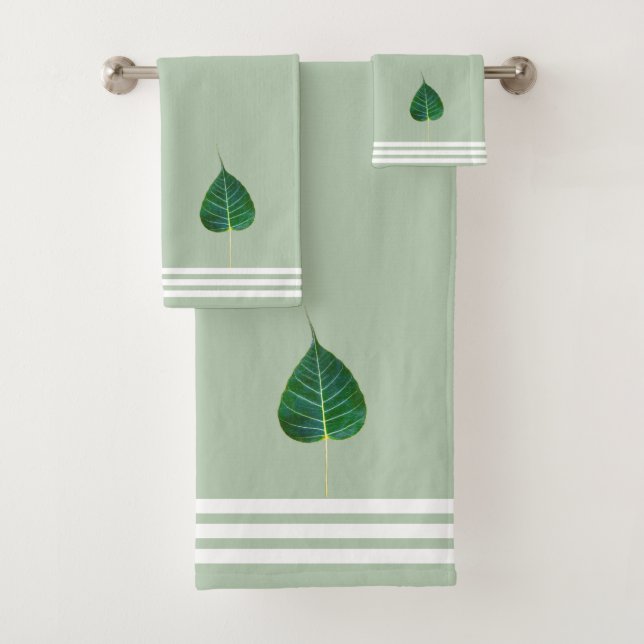 Bodhi Leaf & Three Strikes on Laurel Green Badhandtuch Set (Insitu)