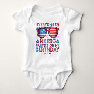Body Anniversaire du 4 juillet Drôle Né le quatre juill