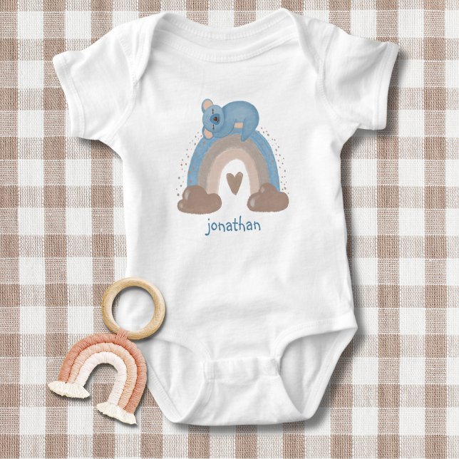 Body Arc-en-ciel Boho mignon avec Monogramme Koala dorm (Créateur téléchargé)