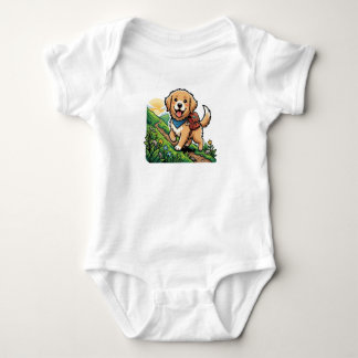 Body Aventure de chiot Retriever doré de randonnée mign