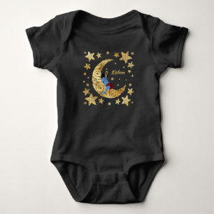 Body Baby Krishna a dormi sur la lune entre les étoiles