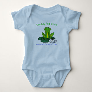 Body bébé grenouille sur un nénuphar bleu