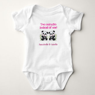 Body bébé pour jumeaux, une pièce avec un slogan m