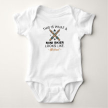 Bébé skieur Voici à quoi ressemble un mini skieur