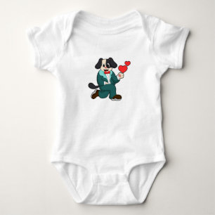 Body Chien en chambre avec costume et Cravate