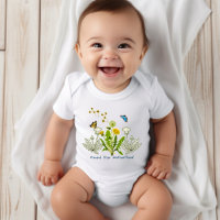 Dandelions de bébé de printemps nourrir les papill