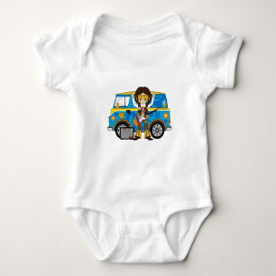 Body Garçon hippie avec la guitare et camping-car