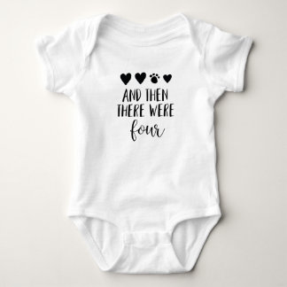 Body Il y en avait quatre avec Dog Print Baby Bodysuit