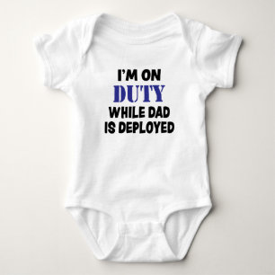Body Je suis en service tandis que le papa est chemise