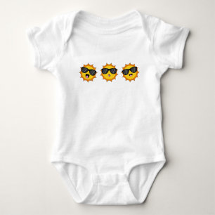 Body Kawaii Soleil avec lunettes de soleil Joyeux visag