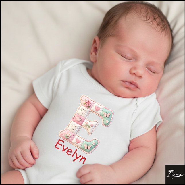 Body Lettre initiale E en patchwork matelassé pour la n (This is a sample design. There are several models to choose from, with the name and color changed.)