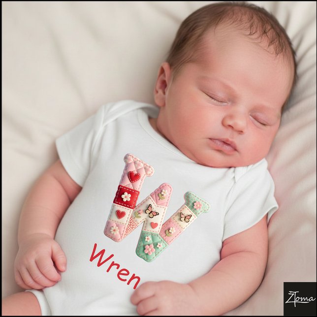 Body Lettre initiale W en patchwork matelassé pour la n (This is a sample design. There are several models to choose from, with the name and color changed.)