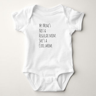 Body Ma mère n'est pas une mère ordinaire, elle est une