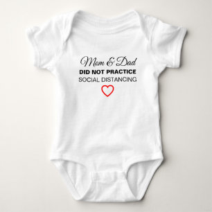 Body Maman Et Papa N'Ont Pas Pris De Distances Sociales