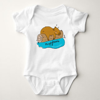 Body Napybara Cute Capybara Dormir sur le bois rond