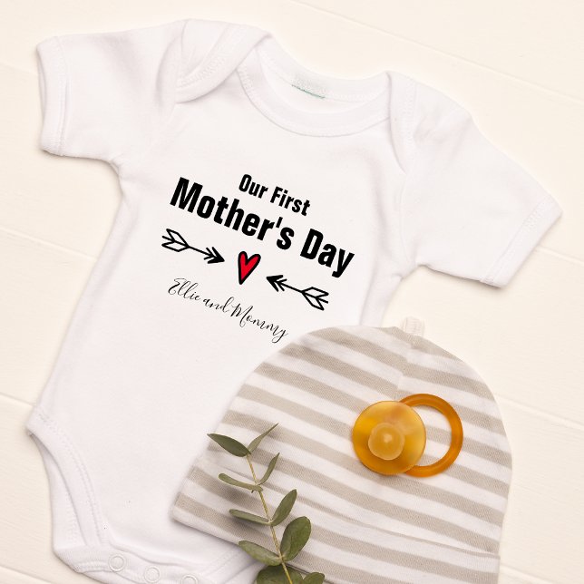 Body Notre première fête des mères personnalisée (Our First Mother's Day Personalized Baby Bodysuit)