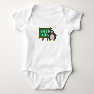 Body Penguin comme enseignant avec tableau noir