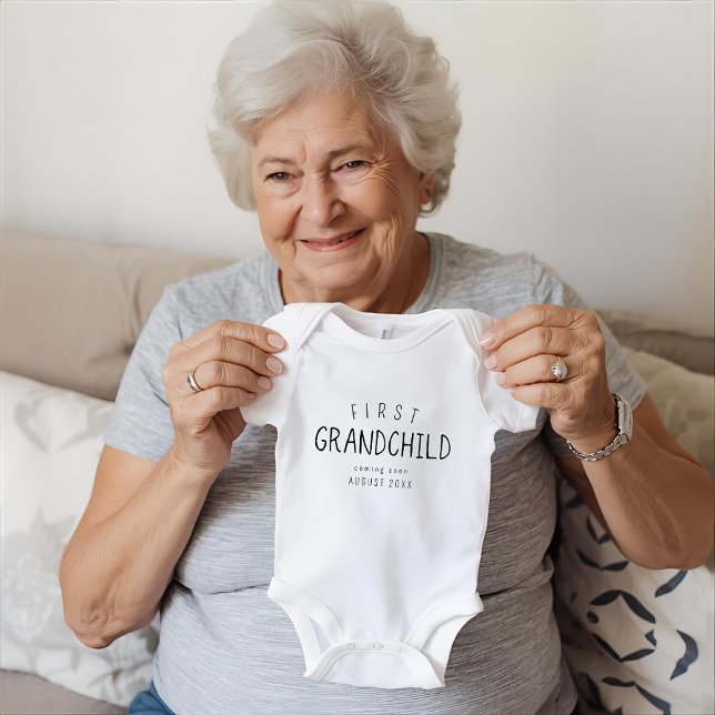 Body Prochainement Nouveau Grand-Parent Date Baby Faire (Happy and fun baby pregnancy announcement to their grandmother as first grandchild.  )