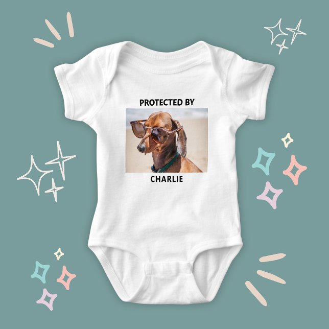 Body Protégé Par Dachshund Animaux De Compagnie Photo P (Protected By Dachshund Pet Photo Personalized Baby Bodysuit
)