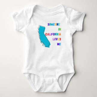 Body Quelqu'un en Californie m'aime Baby Bodysuit