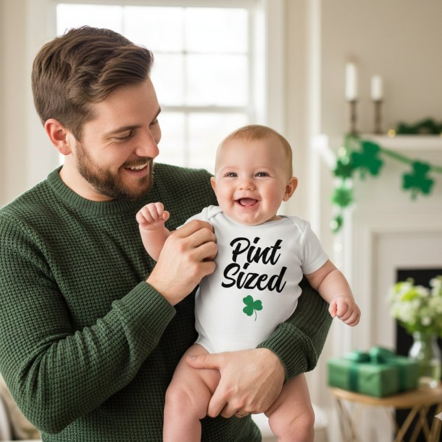 Body Saint Patrick's Day Fun : Pint Size (St. Patrick's Day Fun: Pint Sized Baby Bodysuit
)