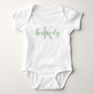 Body T-shirt bébé avec nom vert personnalisé et initial