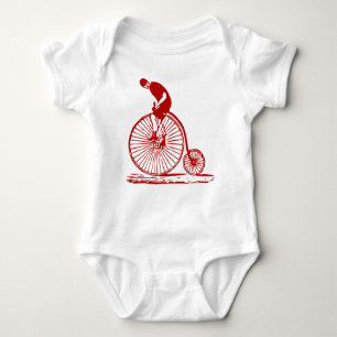 Body Un homme sur un penny Farthing - Ruby Red