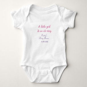 Body Une petite fille est en route baby shower rose nom