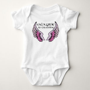 Body Valkyrie dans le rose s'exerçant