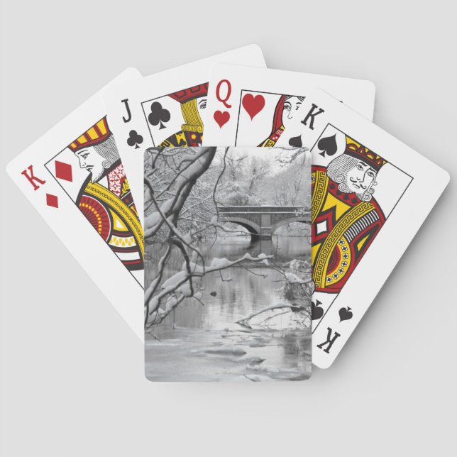 Bogen-Brücke über gefrorenem Fluss im Winter Spielkarten (Rückseite)
